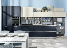 Cucina Moderna lineare Rewind finitura laccato opaco Blue Cristal di Creo