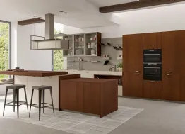 Cucina Moderna con isola Tablet Wood 02 in Rovere moscato e laccato opaco Polvere di Creo